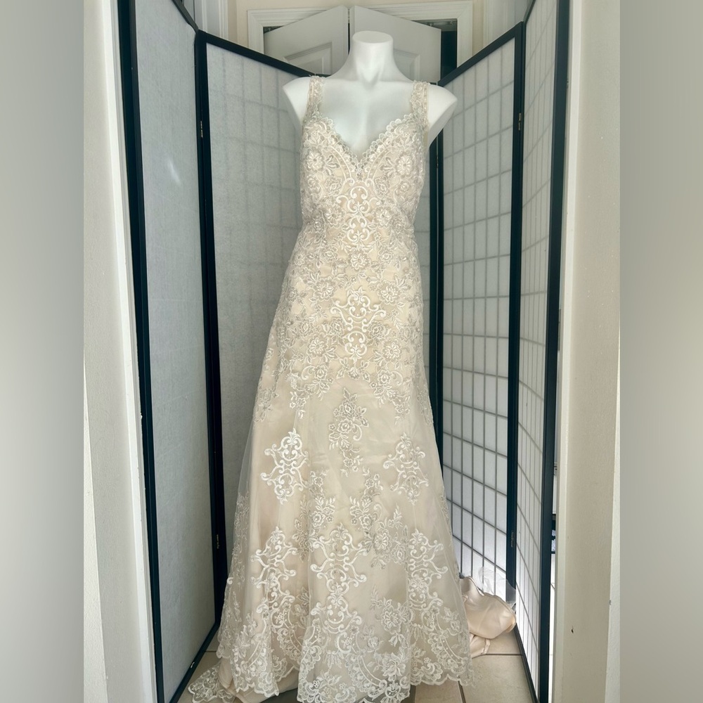 Lace V-Neck Fit & Flare Wedding Dress - Ivory - Picture 3 of 8